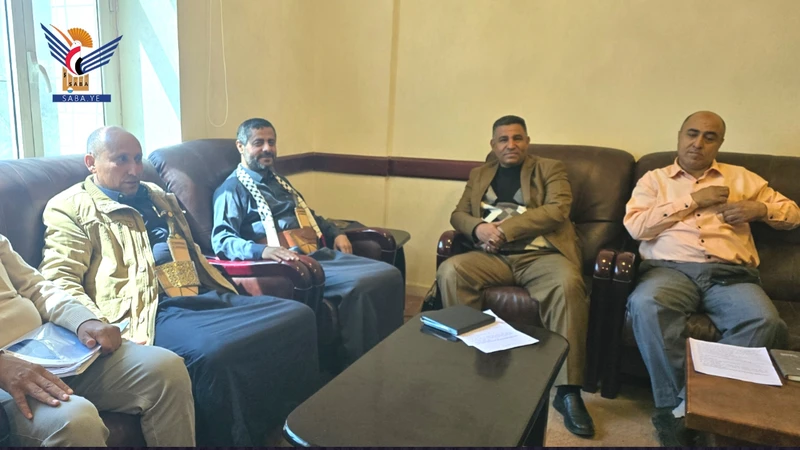 بادر والبخيتي يناقشان احتياجات محافظة ذمار من مشاريع المياه والكهرباء