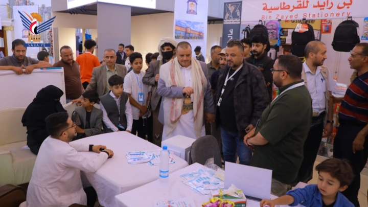 القائم بأعمال وزير الاقتصاد يزور معرض بروج كيدز بصنعاء