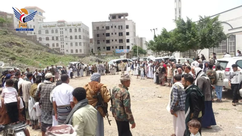تعز.. وقفات بتعز نصرة للقرآن وتنديدًا بالإساءات الصهيونية الأمريكية لكتاب الله