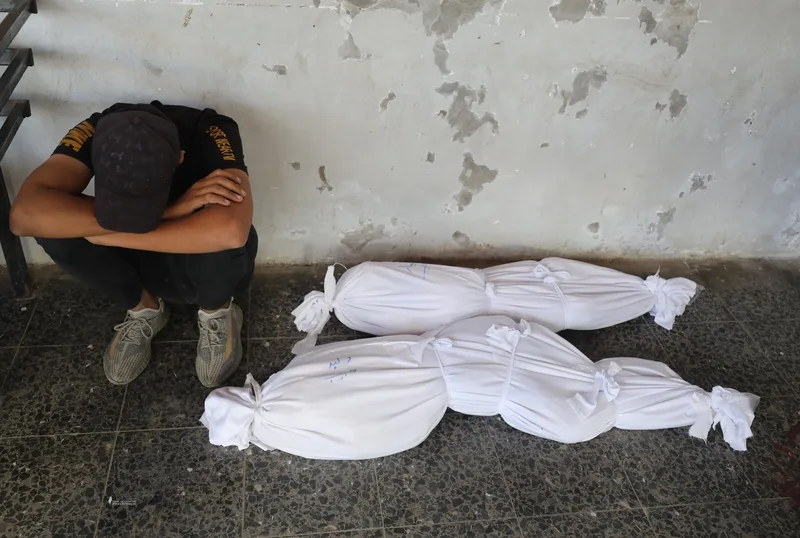 "حماس":استشهاد طفل بقصف مدرسة تؤوي نازحين في غزة