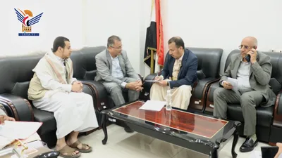 مناقشة التعاون بين مصلحة الضرائب والجمارك وقطاع الاستثمار بهيئة الأوقاف
