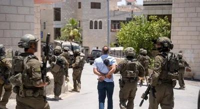 العدو الإسرائيلي يعتقل 12 فلسطينيا ويصيب مسنا خلال اقتحامات بالضفة بالتزامن مع اعتداءات للمستوطنين