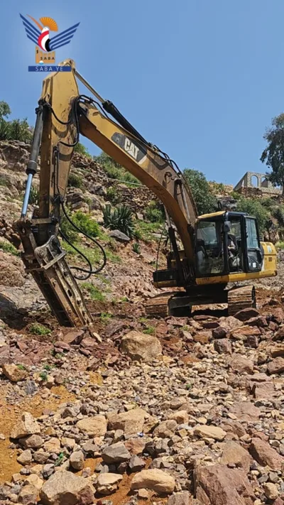 مبادرة مجتمعية لتحسين طريق حصن غيل بمديرية جبل المحويت