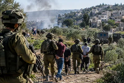 العدو الإسرائيلي مستوطنوه يواصلون اعتداءاتهم ضد الفلسطينيين وممتلكاتهم في الضفة الغربية