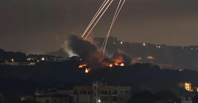 العدو الإسرائيلي يشن قصفا مدفعيا وغارات على ميفدون وزوطر وحرج علي الطاهر جنوب لبنان