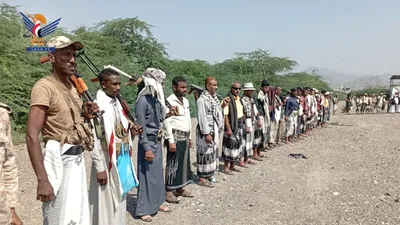 قبائل جبل راس بالحديدة تؤكد استمرار النفير للجبهات لمواجهة العدو السعودي