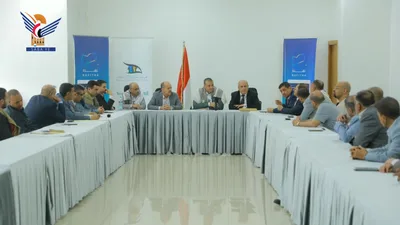 مناقشة امتيازات الاستيراد عبر موانئ البحر الأحمر والوضع التمويني