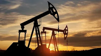 النفط يرتفع وسط غموض بشأن الإمدادات عبر مضيق هرمز