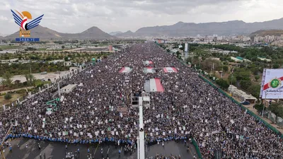 مسيرة مليونية بالعاصمة صنعاء دعماً للقوات المسلحة ورفضاً وفضحاً لأكذوبة استهداف مكة المكرمة