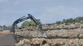 العدو الإسرائيلي يجبر فلسطينيين على إخلاء منازلهم ويعتقل 15 آخرين في الخليل ونابلس