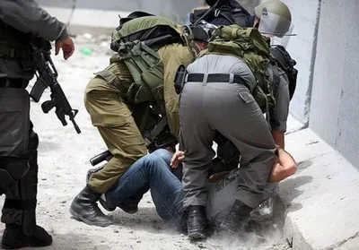 إصابة ثلاثة أسرى فلسطينيين محررين باعتداء قوات "إسرائيلية" في نابلس واعتقال آخر في طولكرم