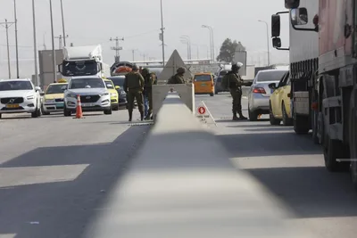العدو الصهيوني يهدم منزلا في القدس ويقتحم مناطق متفرقة في الضفة