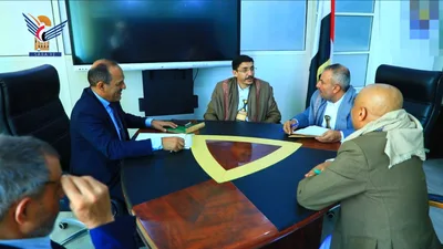 وزيرا الخدمة المدنية والتربية والتعليم يناقشان آلية توفير احتياجات جامعة صنعاء