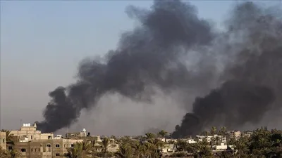 استشهاد فلسطيني وإصابة آخرين بقصف صهيوني على منزل وخيمة للنازحين في قطاع غزة
