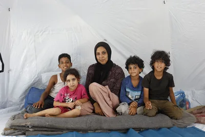 المنظمة الدولية للهجرة: توسّع "الخط الأصفر" يفاقم معاناة النازحين في غزة