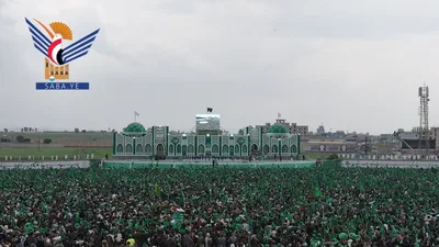 أبناء محافظة ذمار يحتشدون في ثلاث ساحات إحياءً لذكرى مولد النور
