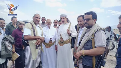 الأمير وعطيفي يدشّنان توزيع 6500 أسطوانة غاز مجانًا لسكان المديريات المحررة بالحديدة وتعز