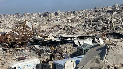 استشهاد فلسطيني وإصابة آخرين في قصف العدو الإسرائيلي على قطاع غزة