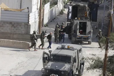 العدو الإسرائيلي يعتقل 7 فلسطينيين من القدس وجنين ويبعد آخَرَين عن "الأقصى"
