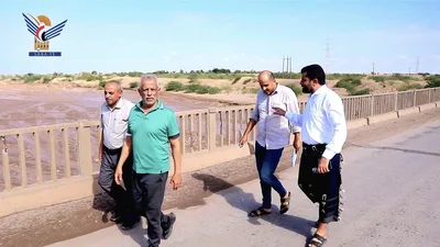 تفقد أوضاع وأضرار شبكة الطرق والجسور في المناطق المحررة بالحديدة وتعز