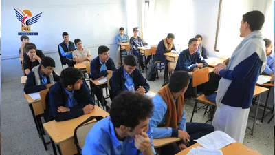 وزير التربية والتعليم يتفقد العملية التعليمية بعدد من مدارس الأمانة 