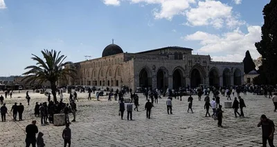 العدو الإسرائيلي يصعد من قرارات إبعاد الفلسطينيين عن المسجد الأقصى