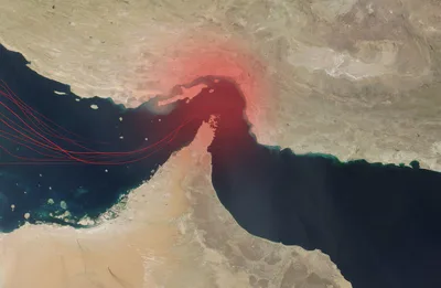 إيران تحذر مالكي السفن من الإبحار عبر مسارات غير قانونية في مضيق هرمز
