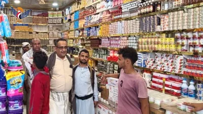 تفقد الوضع التمويني والسلعي في مديرية المخاء بتعز