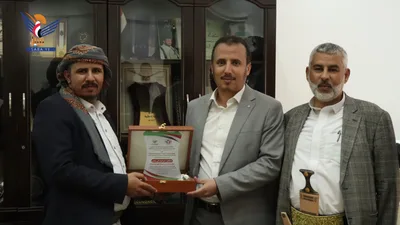 تكريم القائم بأعمال رئيس مصلحة الضرائب والجمارك
