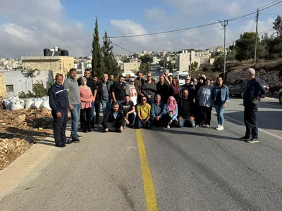 العدو الصهيوني يمنع طواقم "مقاومة الجدار" من دخول دير جرير ويعلنها منطقة عسكرية