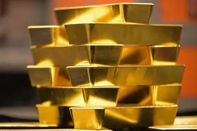 الذهب يتعافى قليلا من أدنى مستوى في شهرين