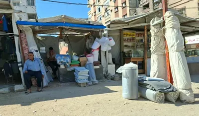 شتاء غزة يقترب بخيام مهترئة وبيوت مدمرة ونازحون بلا مأوى آمن