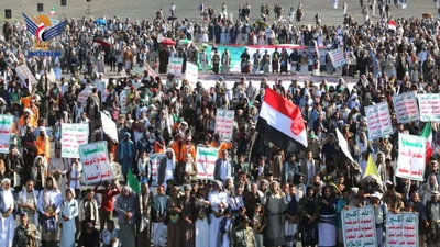 مسيرات في 112 ساحة بتعز ثباتًا مع فلسطين واستنفارًا في مواجهة العدوان والحصار