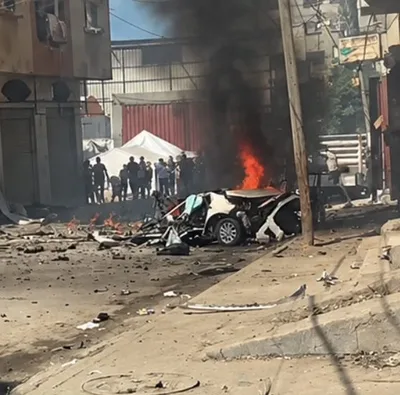 استشهاد فلسطني وإصابة آخرين جراء قصف العدو الإسرائيلي مركبة شرق مدينة غزة