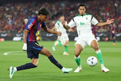 برشلونة يكتسح راسينج 7-2 وفليك يحقق رقماً قياسياً غير مسبوق
