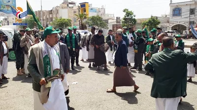 طلائع ضيوف الرسول الأعظم من محافظة صنعاء تصل إلى مداخل أمانة العاصمة 