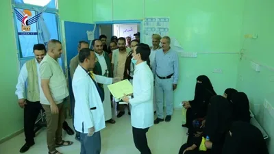 تدشين مخيم طبي لإزالة المياه البيضاء وزراعة العدسات في فرع العدين بإب