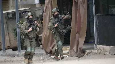 العدو الإسرائيلي يحتجز شابا فلسطينيا من الأغوار الشمالية