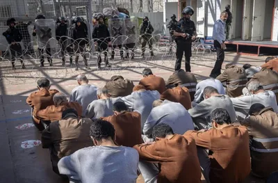 وصول خمسة أسرى فلسطينيين محررين إلى مستشفى ناصر في خان يونس
