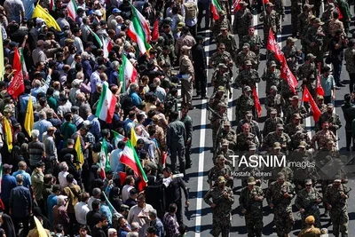 انطلاق مناورة «فدائيو إيران» في طهران بمشاركة مسؤولين وحضور شعبي