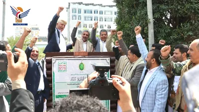 إب.. المداني وصلاح يفتتحان ويضعان حجر الأساس لـ 1099 مشروعاً بتكلفة تتجاوز 40 مليار ريال