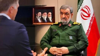 رضائي: سنتكوم والإمارات تهربان النفط في مضيق هرمز